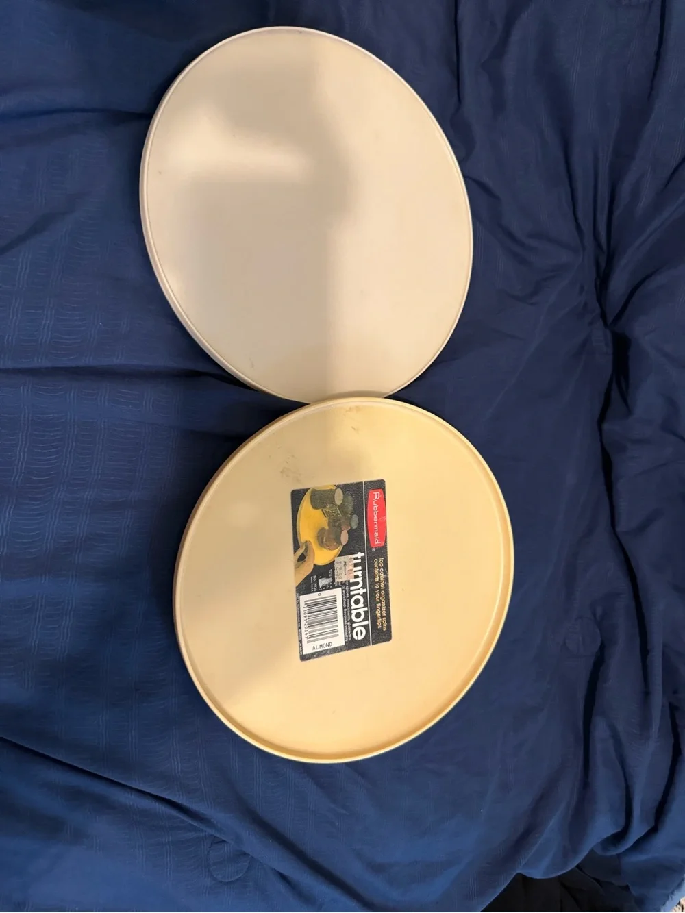 2 Vintage Rubbermaid 10.5